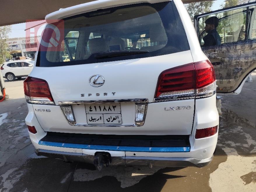 لێکزس LX